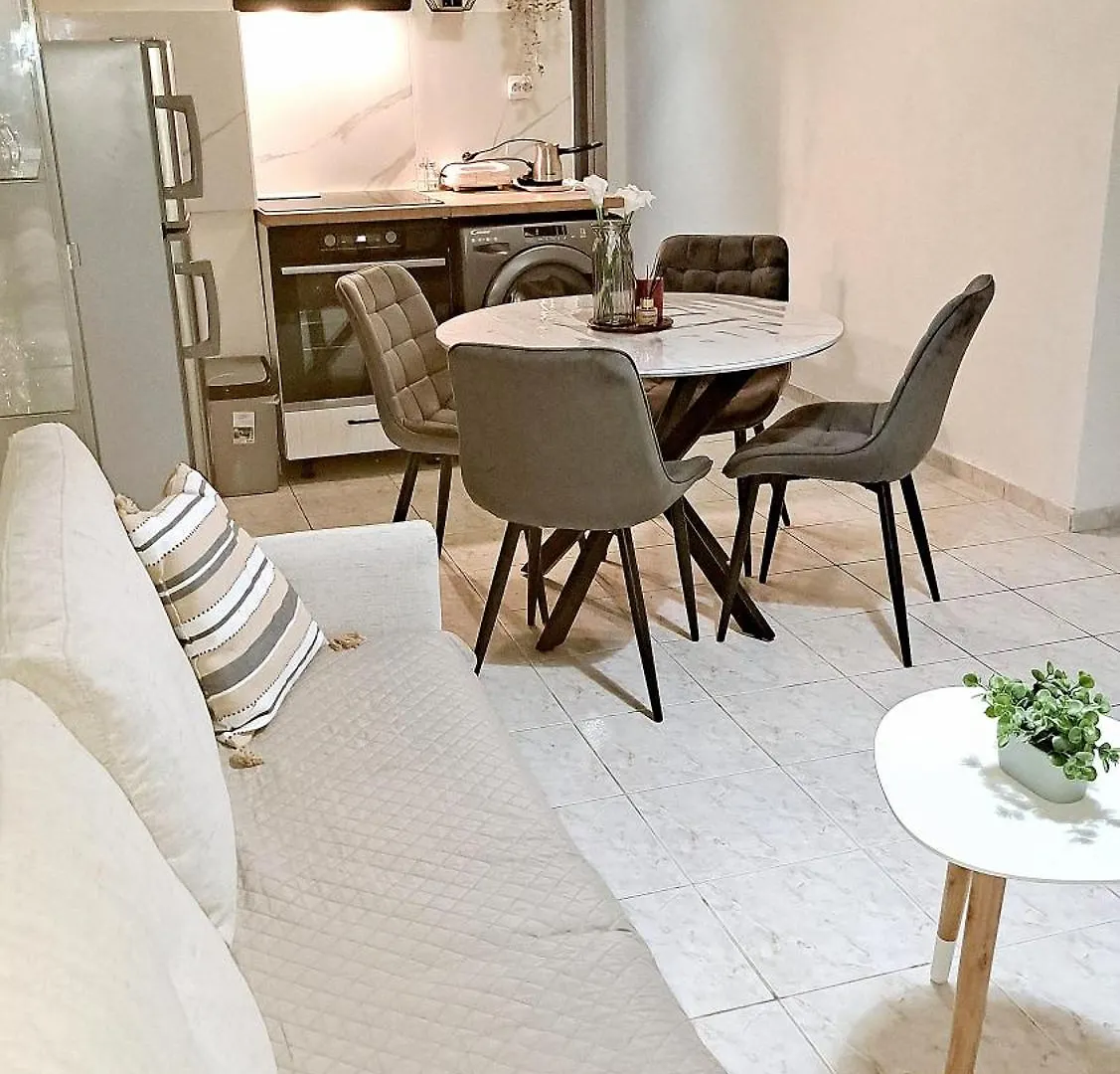 Soli Apartment Néoi Epivátai