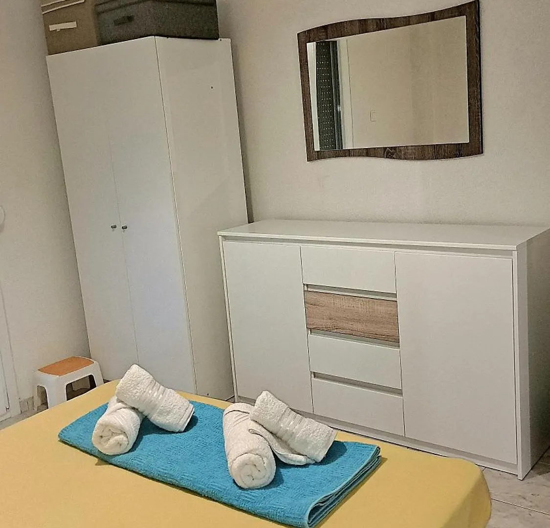 Soli Apartment Néoi Epivátai 0*,