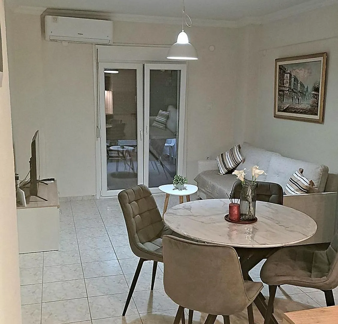 Soli Apartment Néoi Epivátai